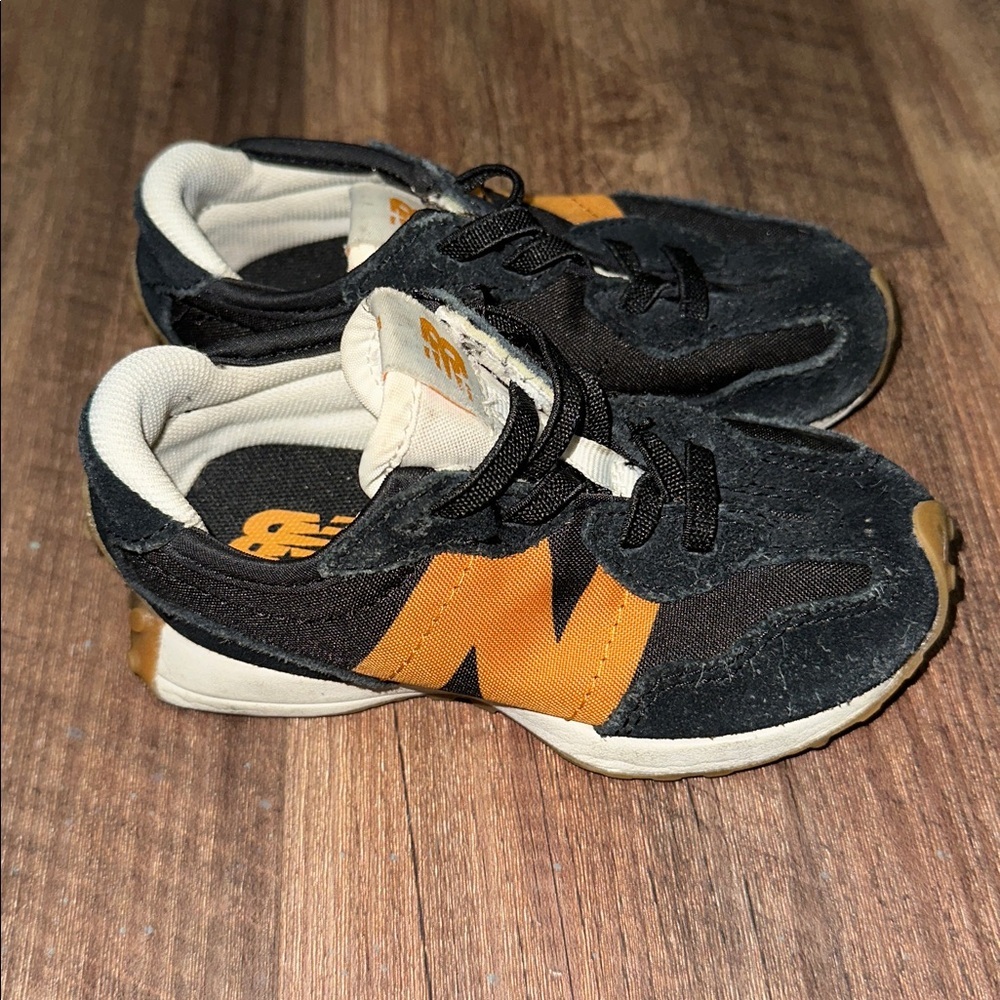 Toddler’s New Balance 327 size 8 toddler Black & Camel